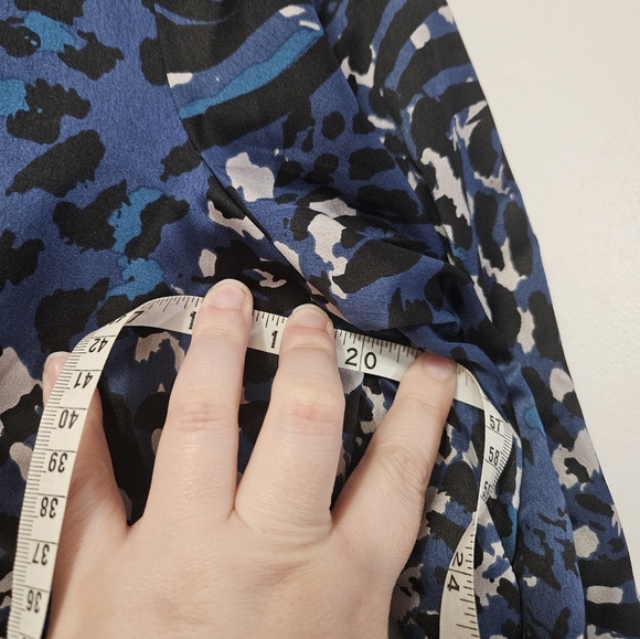Marc New York Blue Animal Print Blouse! - Picture 4 of 6